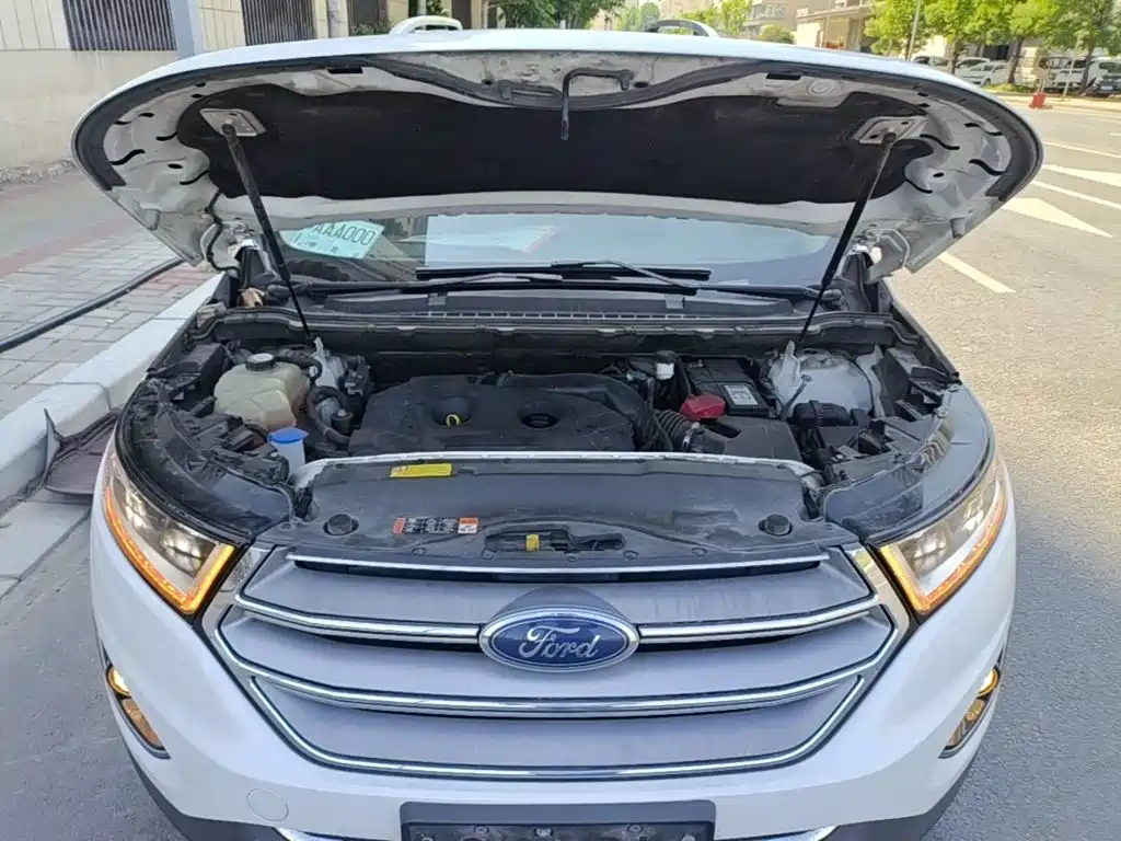 Фото 16 - Ford Edge