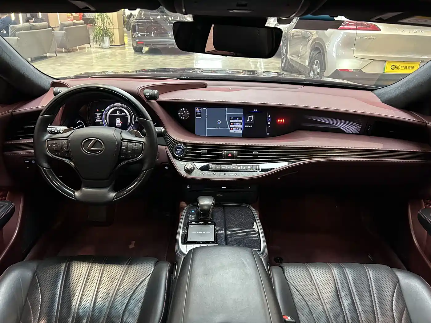 Lexus LS 2018 500h Executive Edition China V фото 10