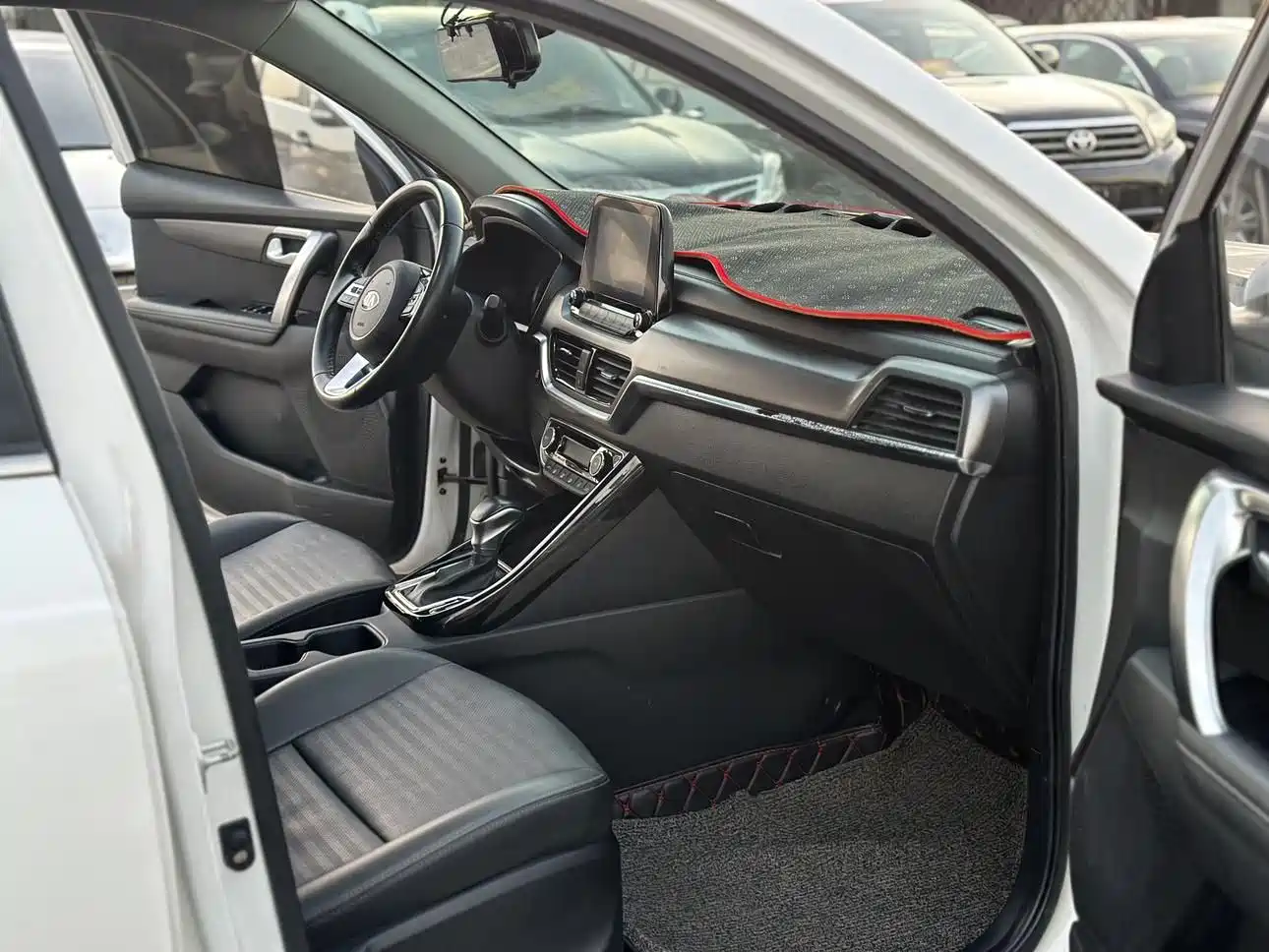Kia Sportage 2019 2.0L Automatic Smart Luxury Edition фото 9