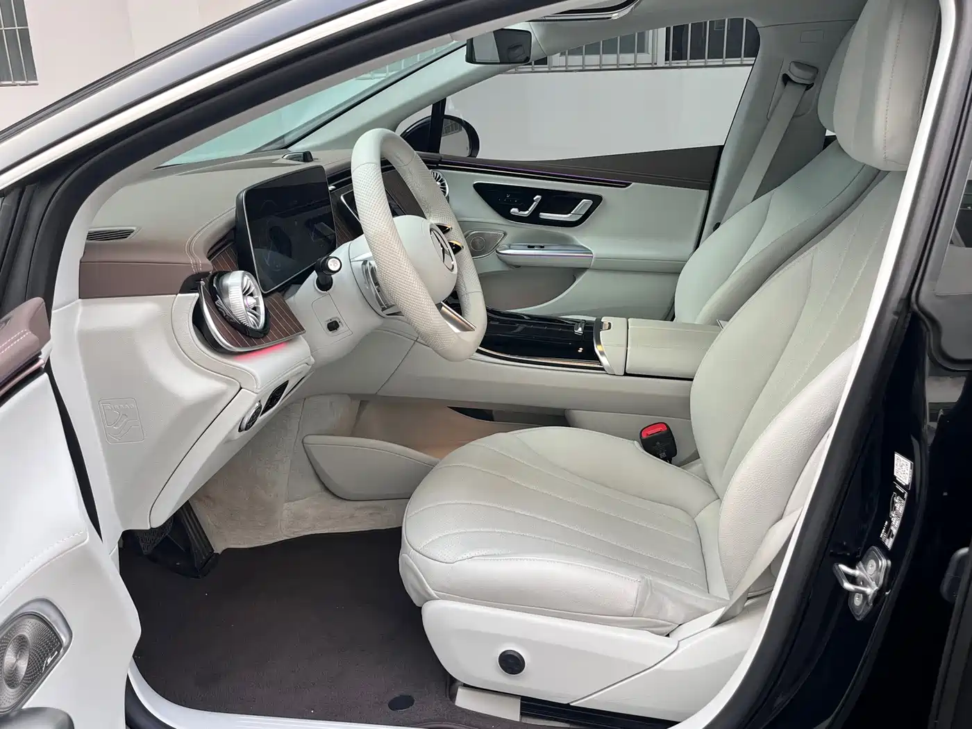 Mercedes-Benz EQE 2022 350 Pioneer Edition фото 9
