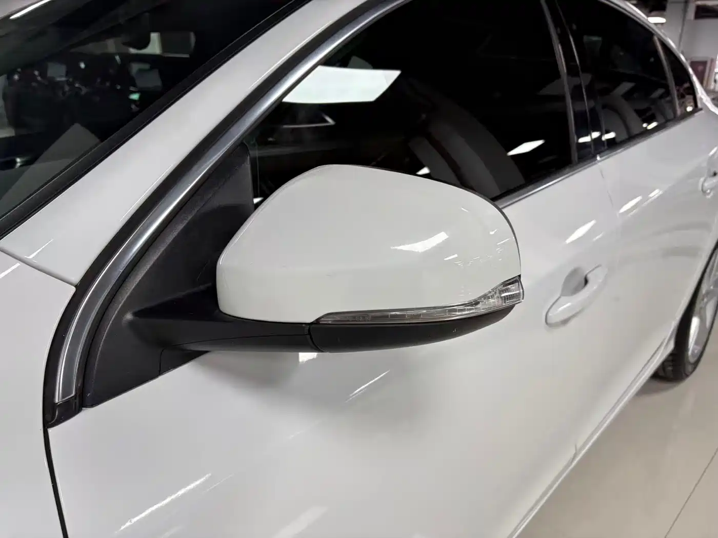 Фото 28 - Volvo S60