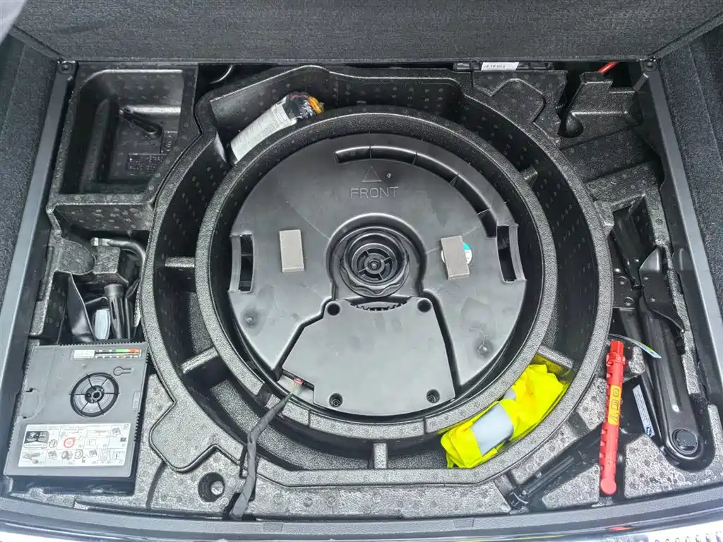 Фото 25 - Audi Q5L