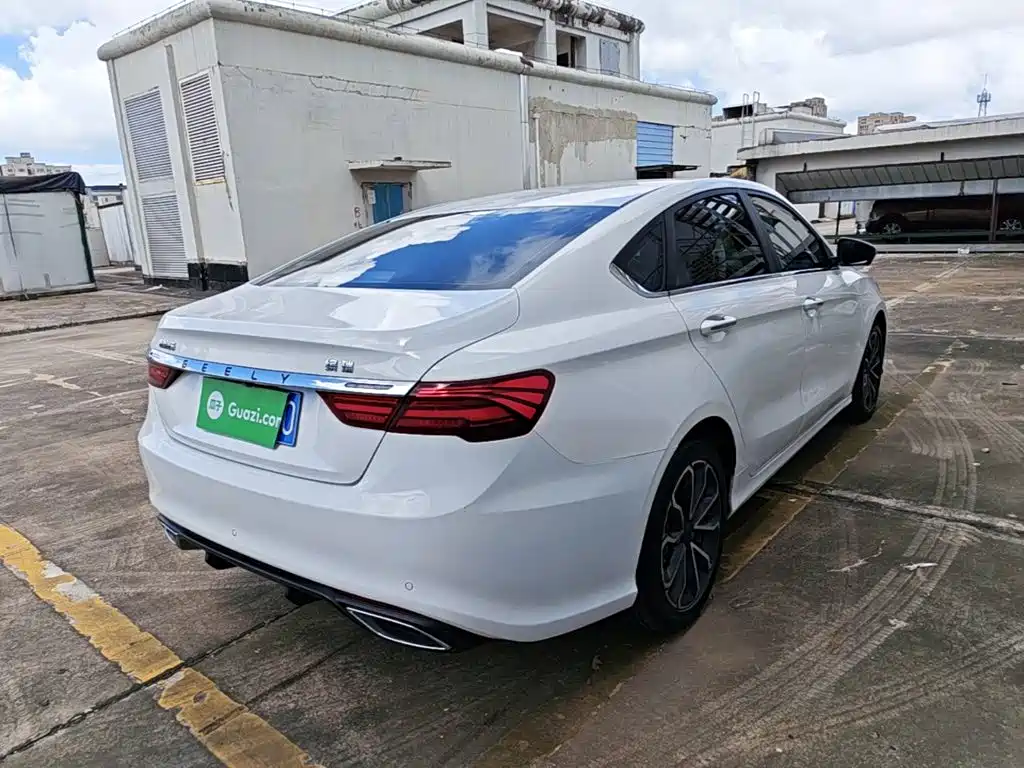 Фото 7 - Geely Binrui