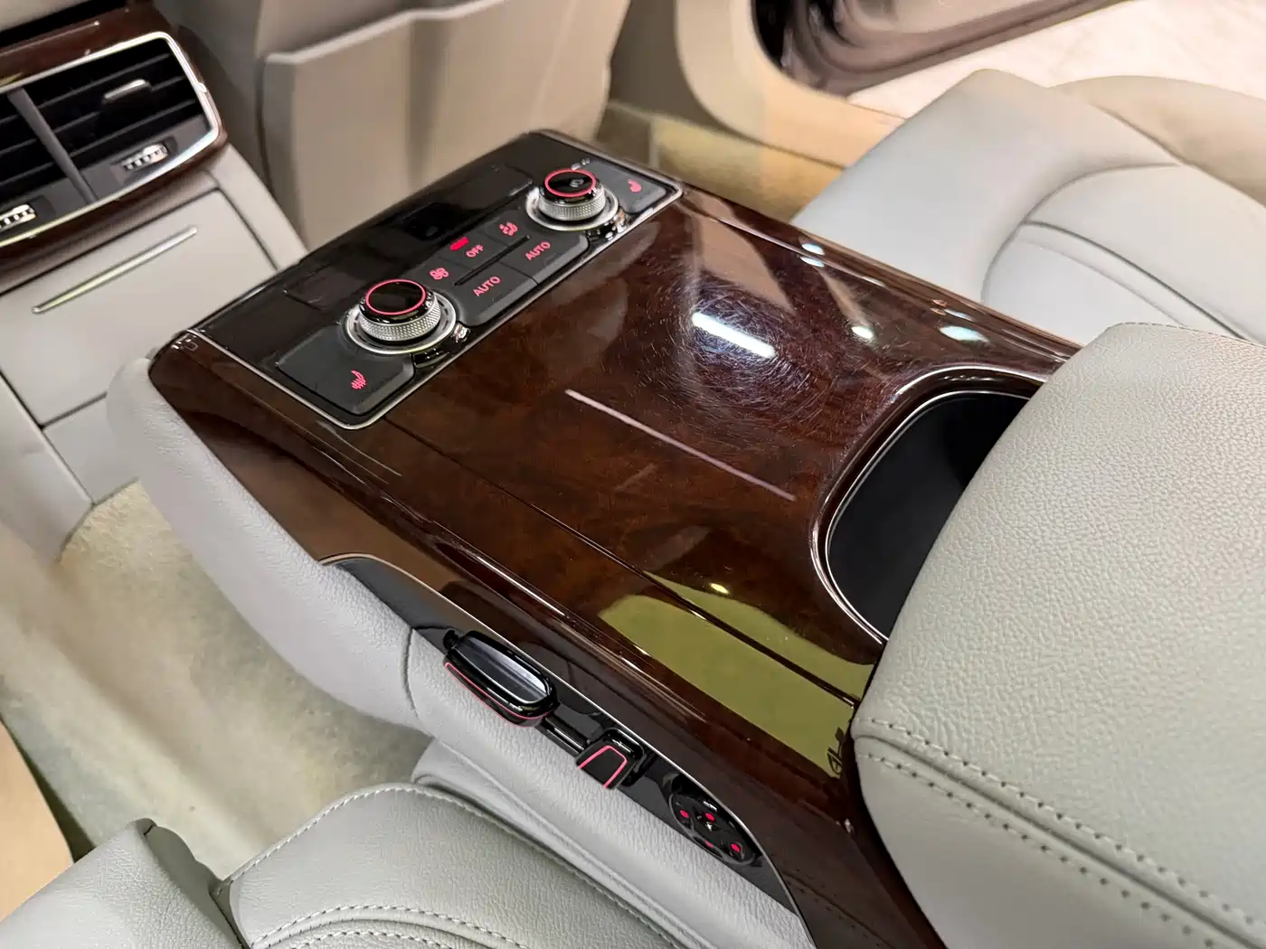 Audi A8 2012 A8L 50 TFSI quattro Comfort фото 11