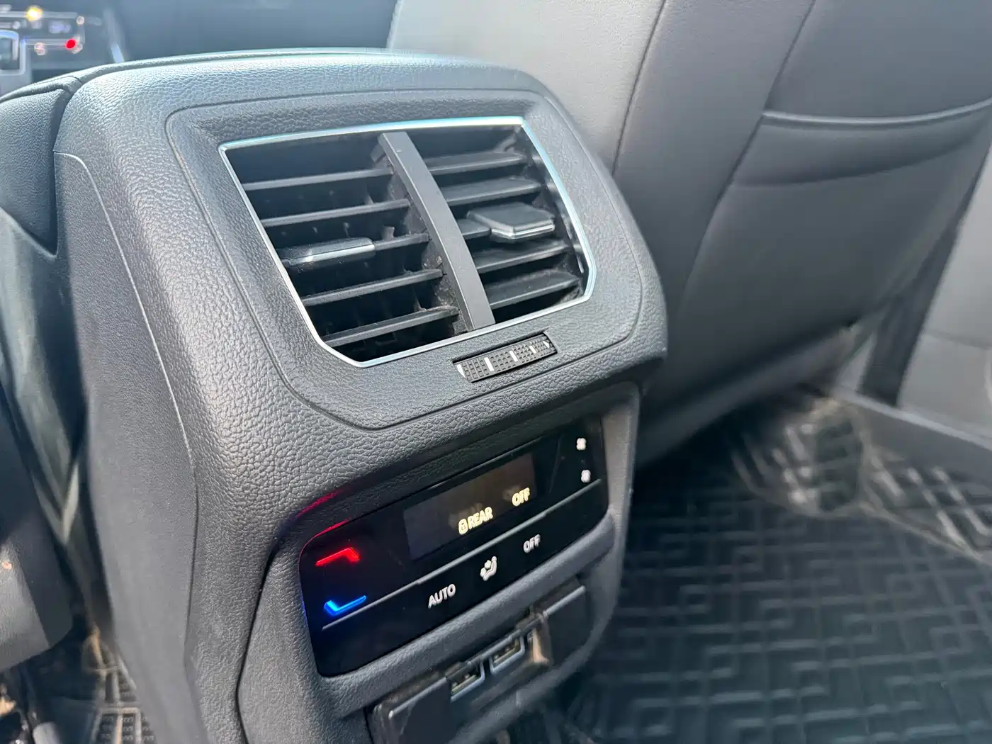 Volkswagen Tayron 2022 280TSI 2WD Luxury Smart Connect Edition фото 18