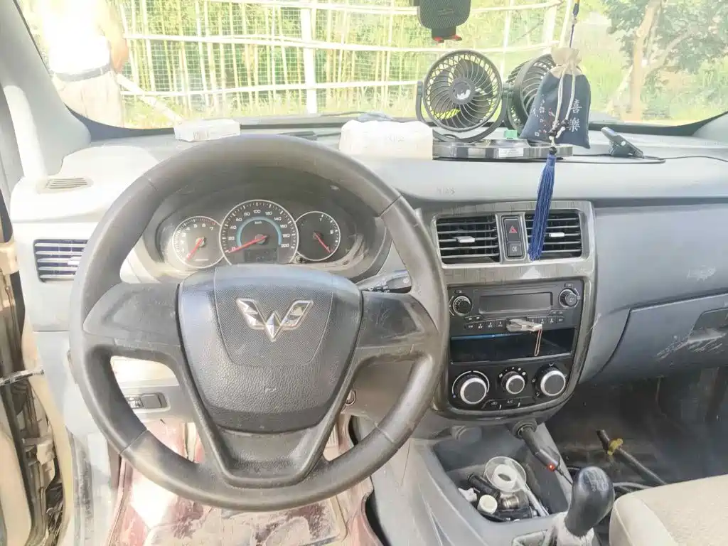 Wuling Motors Wuling Rongguang V 2015 2015 1.5L Basic