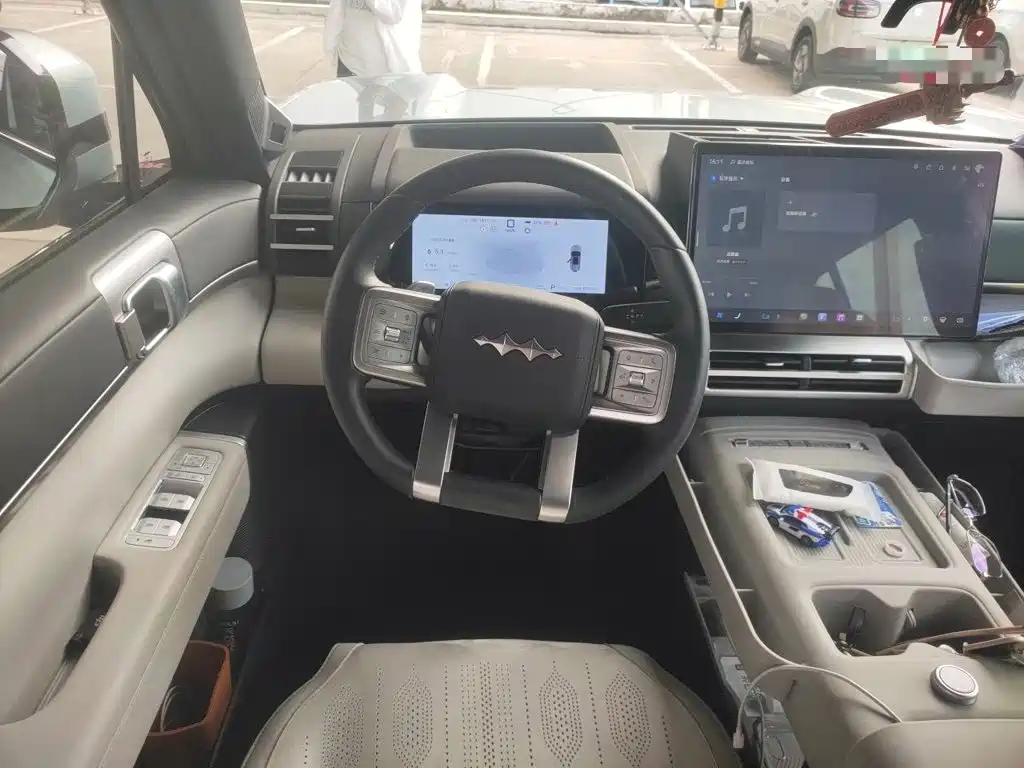 Fang Cheng Bao Titanium 7 2026 2025 AWD Base Model