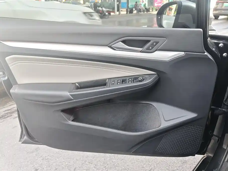 Volkswagen Golf 2023 280TSI DSG Pro фото 7