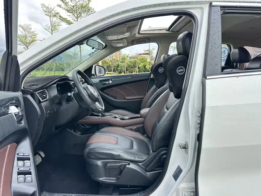 Dongfeng Fengguang Fengguang 580 2018 2017 1.5T CVT Comfort Version