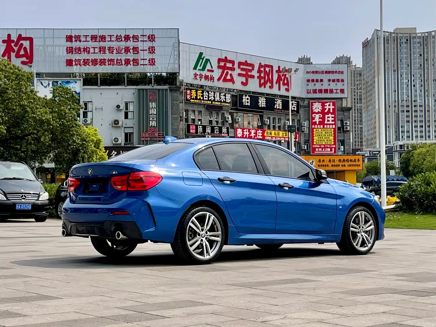 BMW 1 Series 2019 120i Leading M Sport Package фото 7