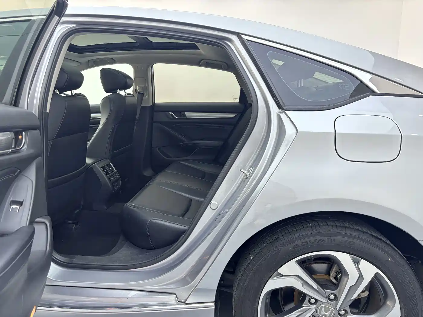 Фото 6 - Honda Accord