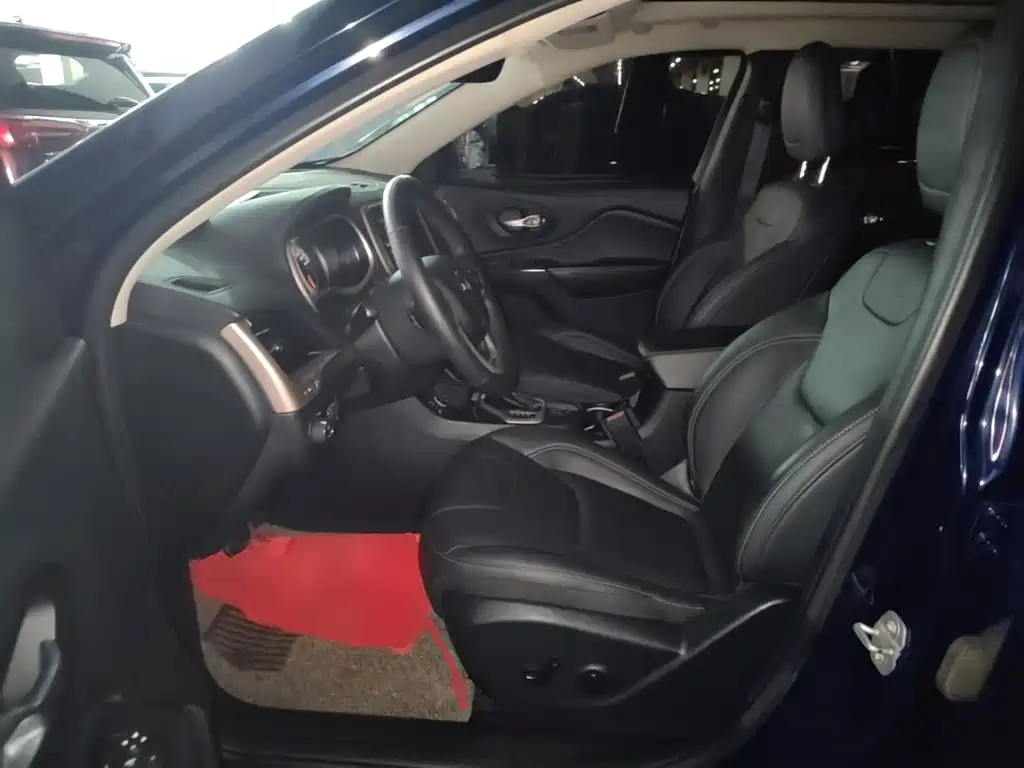 Jeep Cherokee 2018 2017 2.4L Leading Smart Edition