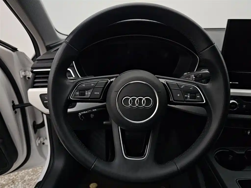 Audi A4L 2023 40 TFSI Fashion Dynamic фото 9