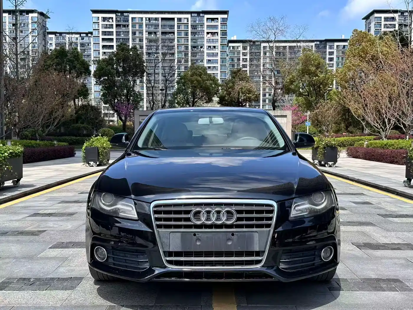 Audi A4L 2011 2.0 TFSI Standard фото 2