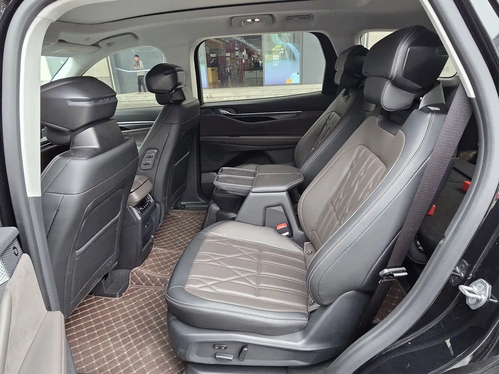 Фото 9 - Ford Edge