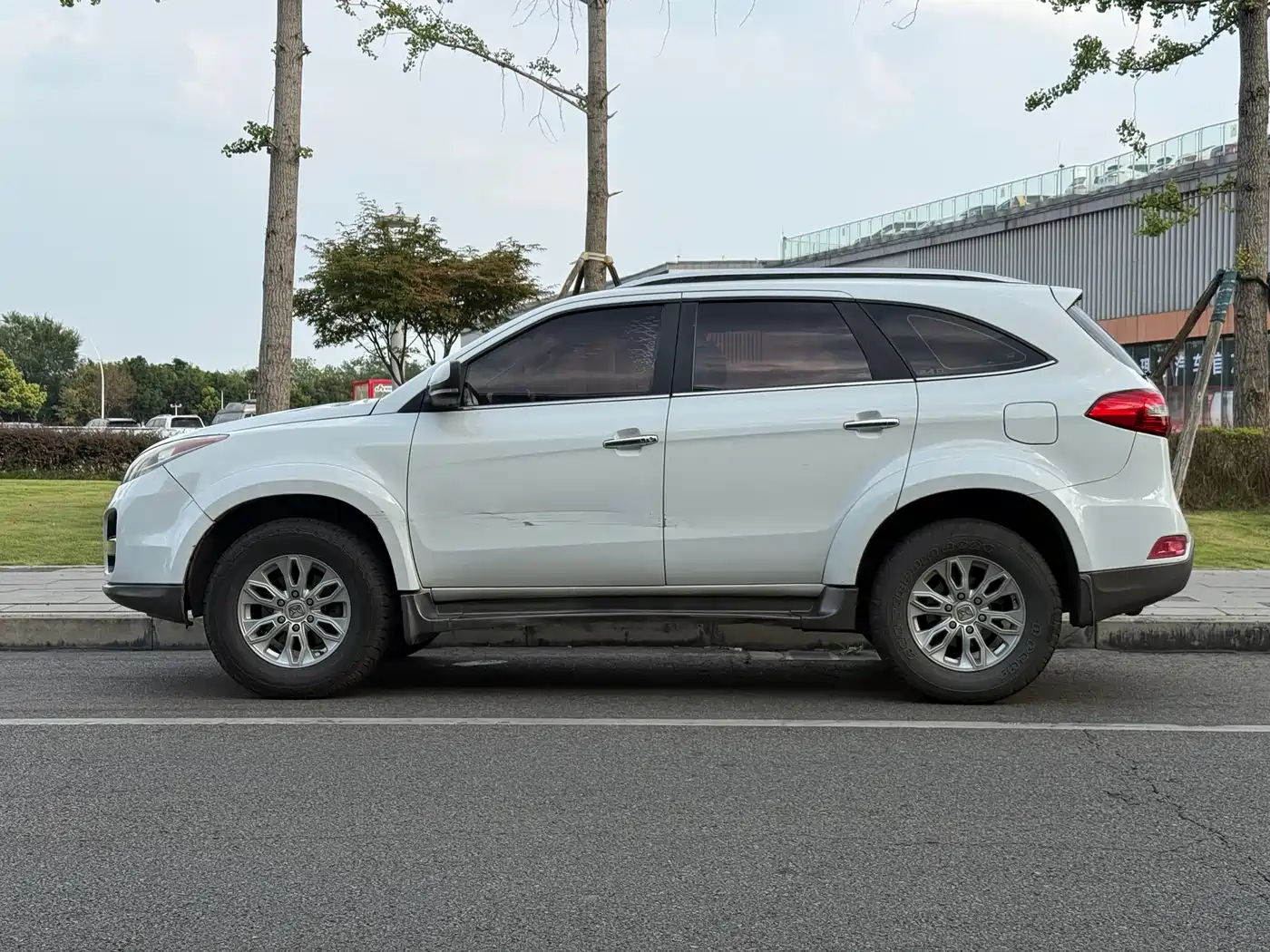 Jiangling Yusheng S350 2014 2013 2.4T Automatic 4WD Diesel Premium Luxury 5-seater