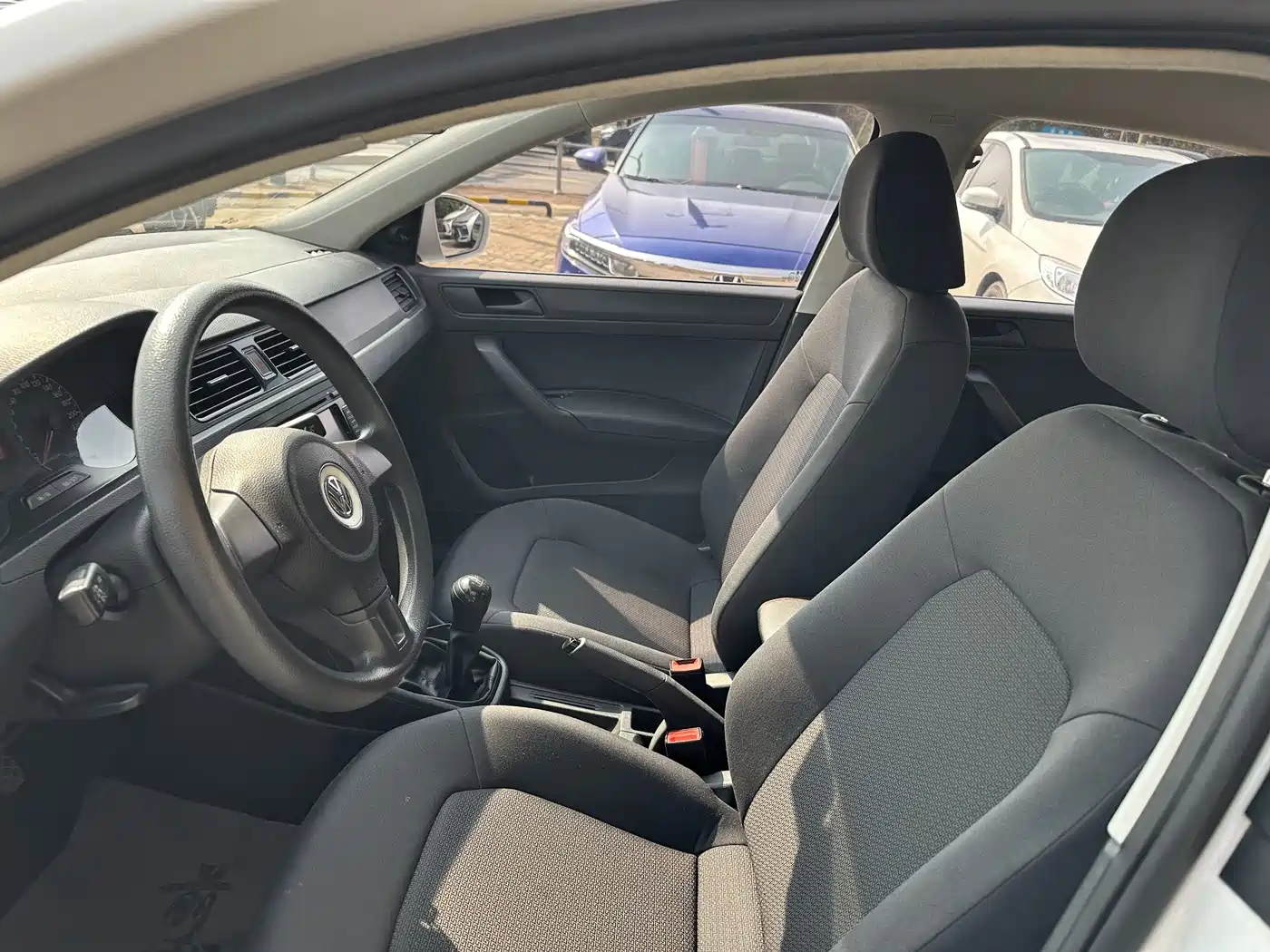 Volkswagen Santana 2015 1.6L Manual Trend Edition фото 8