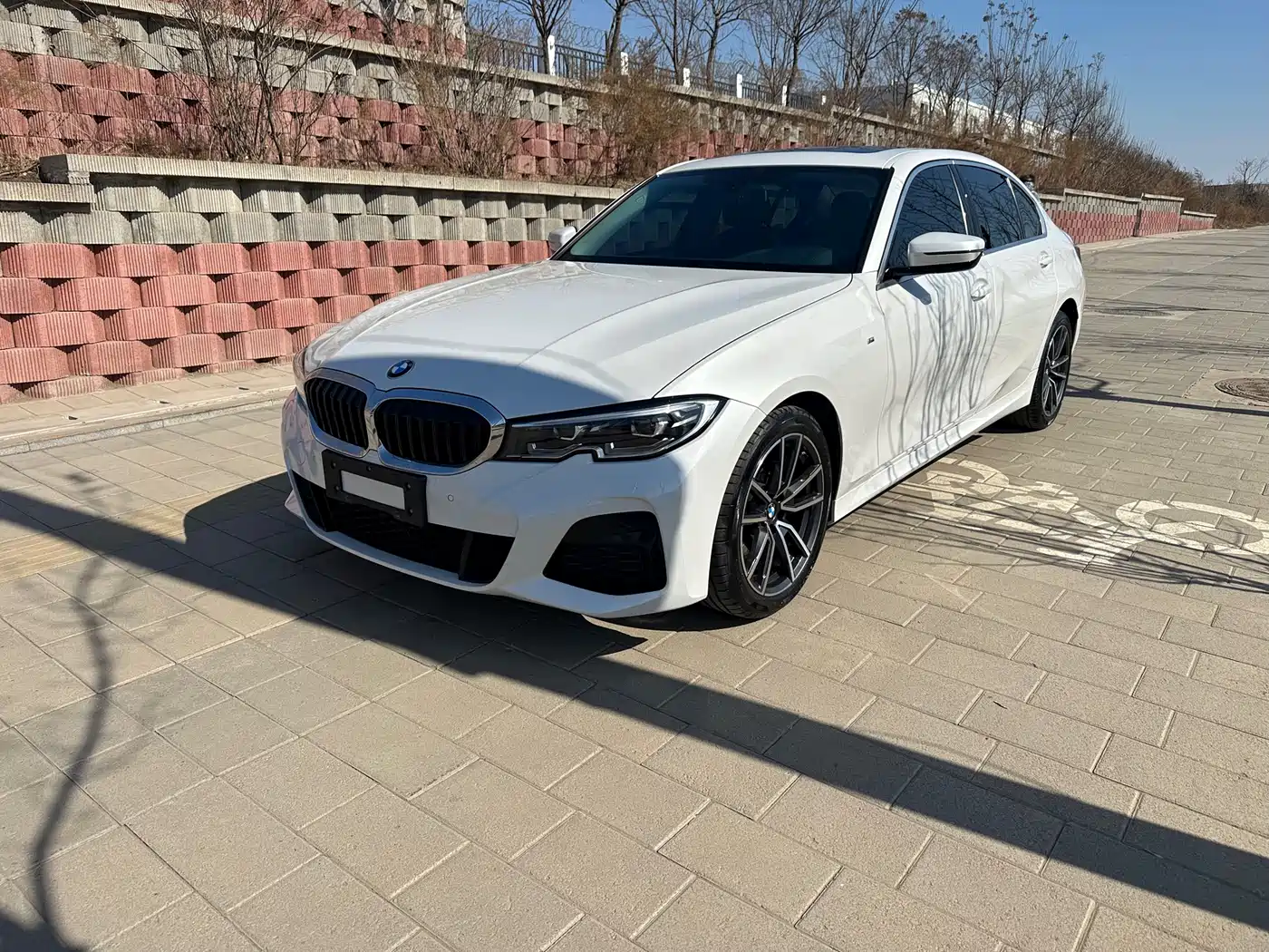 BMW 3 SERIES