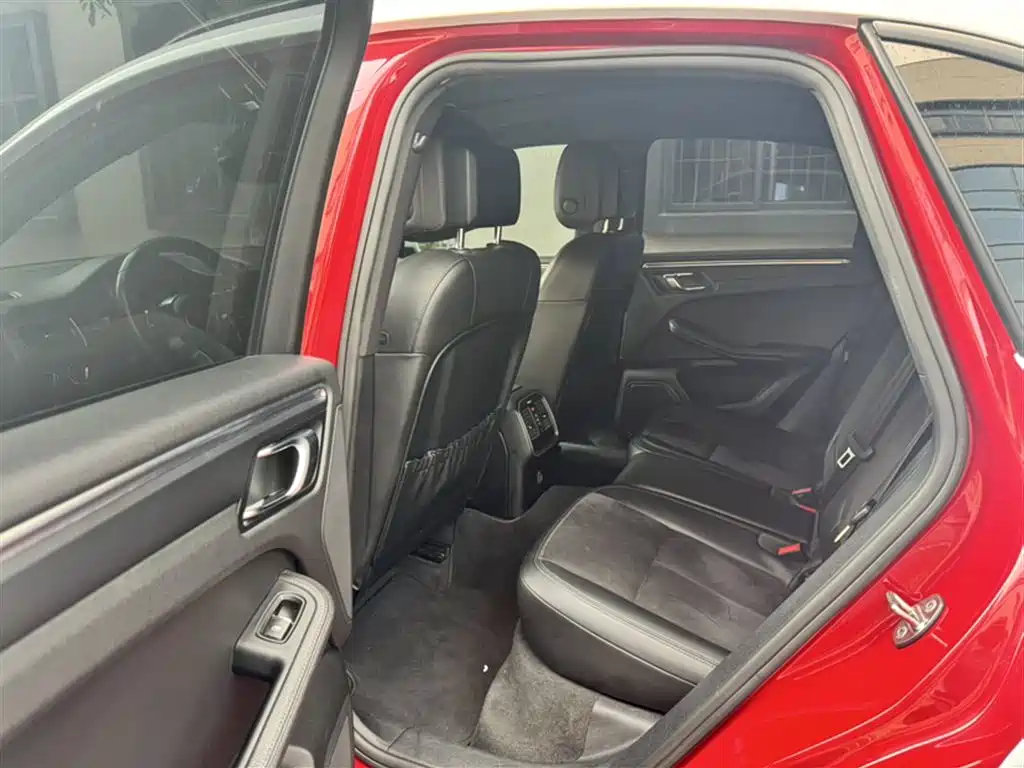Porsche Macan 2017 Macan 2.0T фото 20
