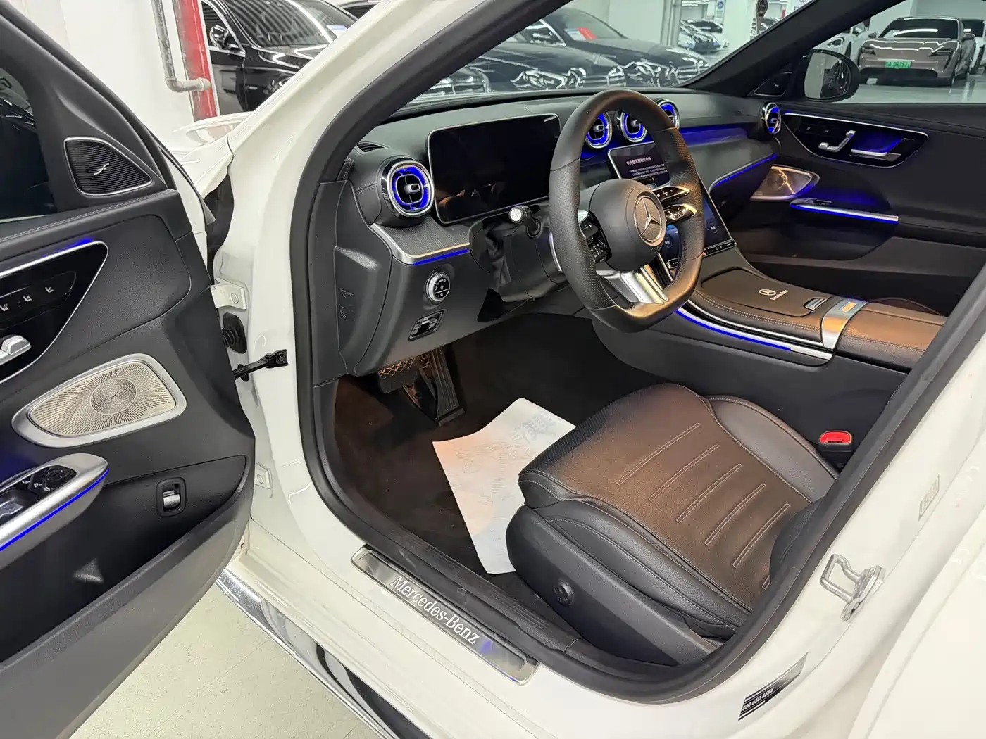 صورة 23 - Mercedes-Benz C-Class