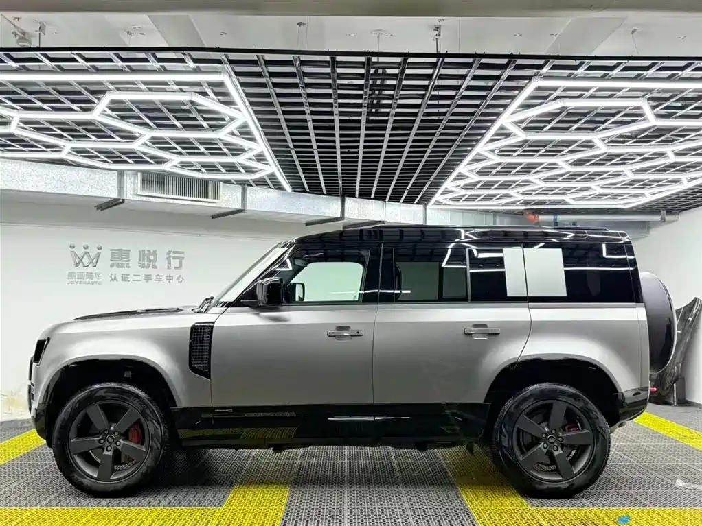 Land Rover Defender 2025 110 3.0T P400 X фото 3