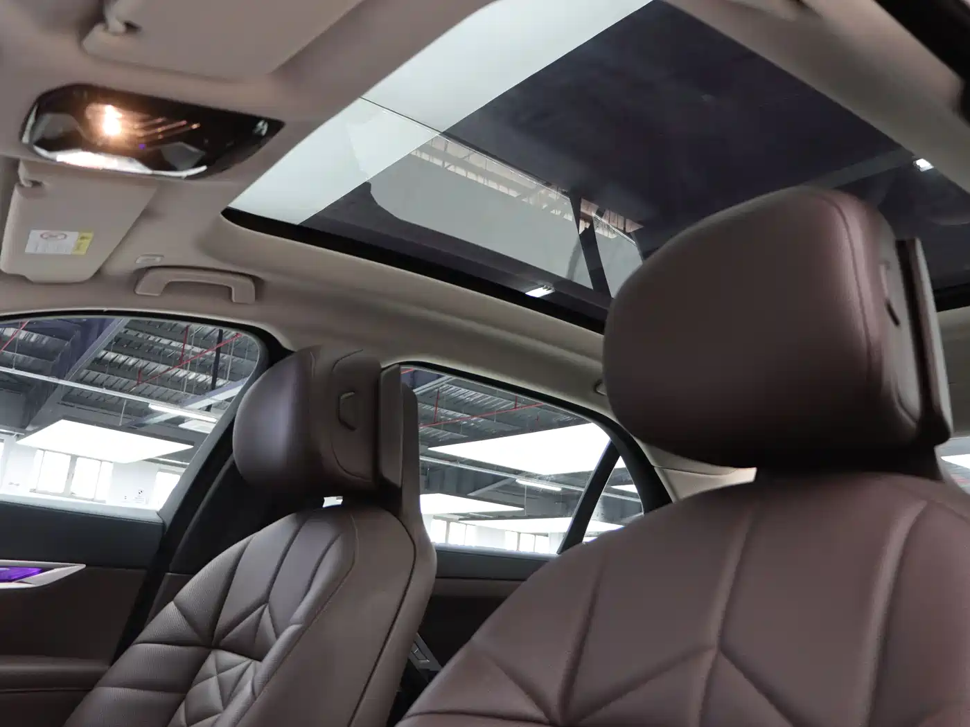 BMW 7 Series 2023 Model 735Li Luxury Package фото 15