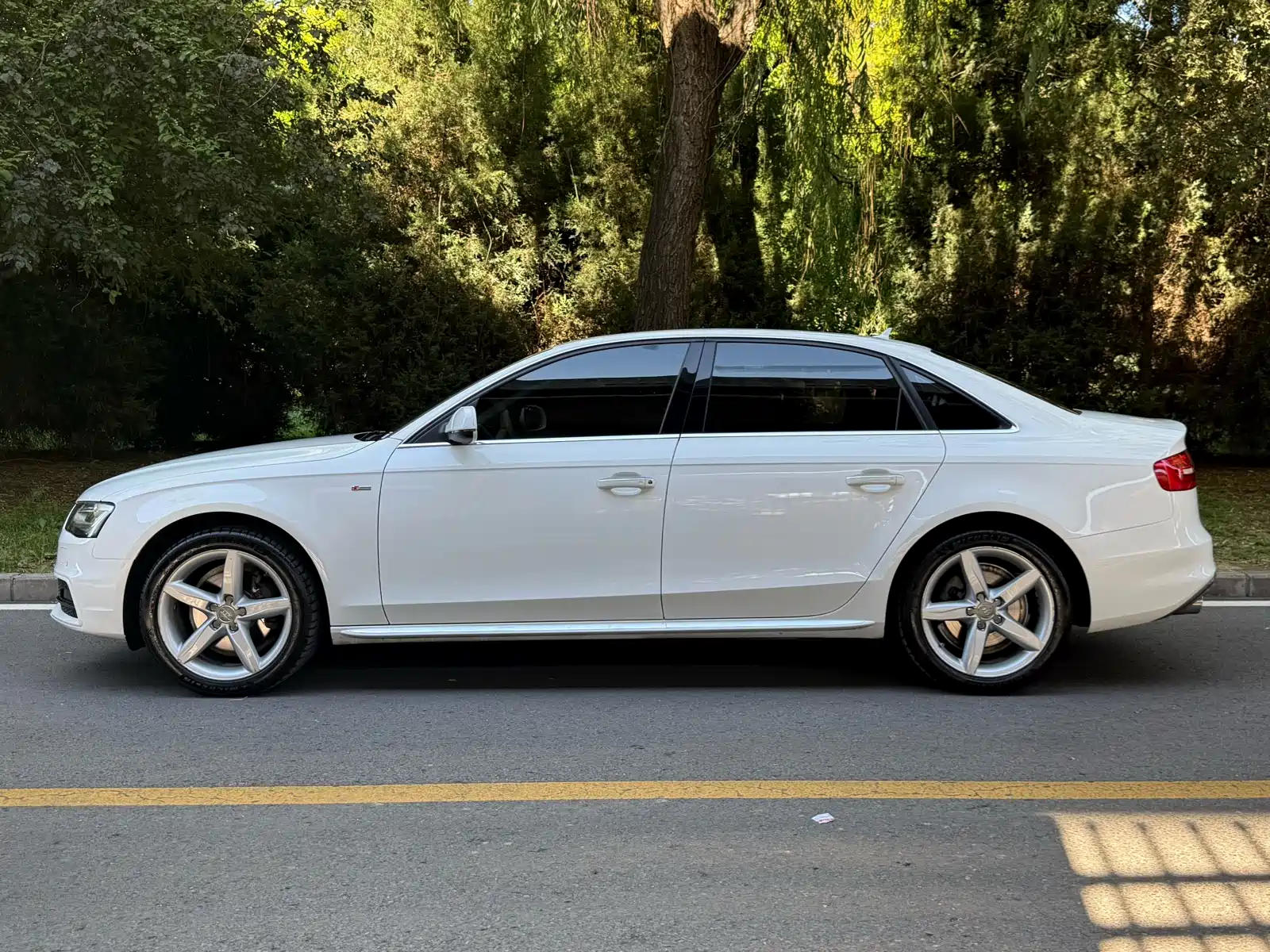 Фото 3 - Audi A4L