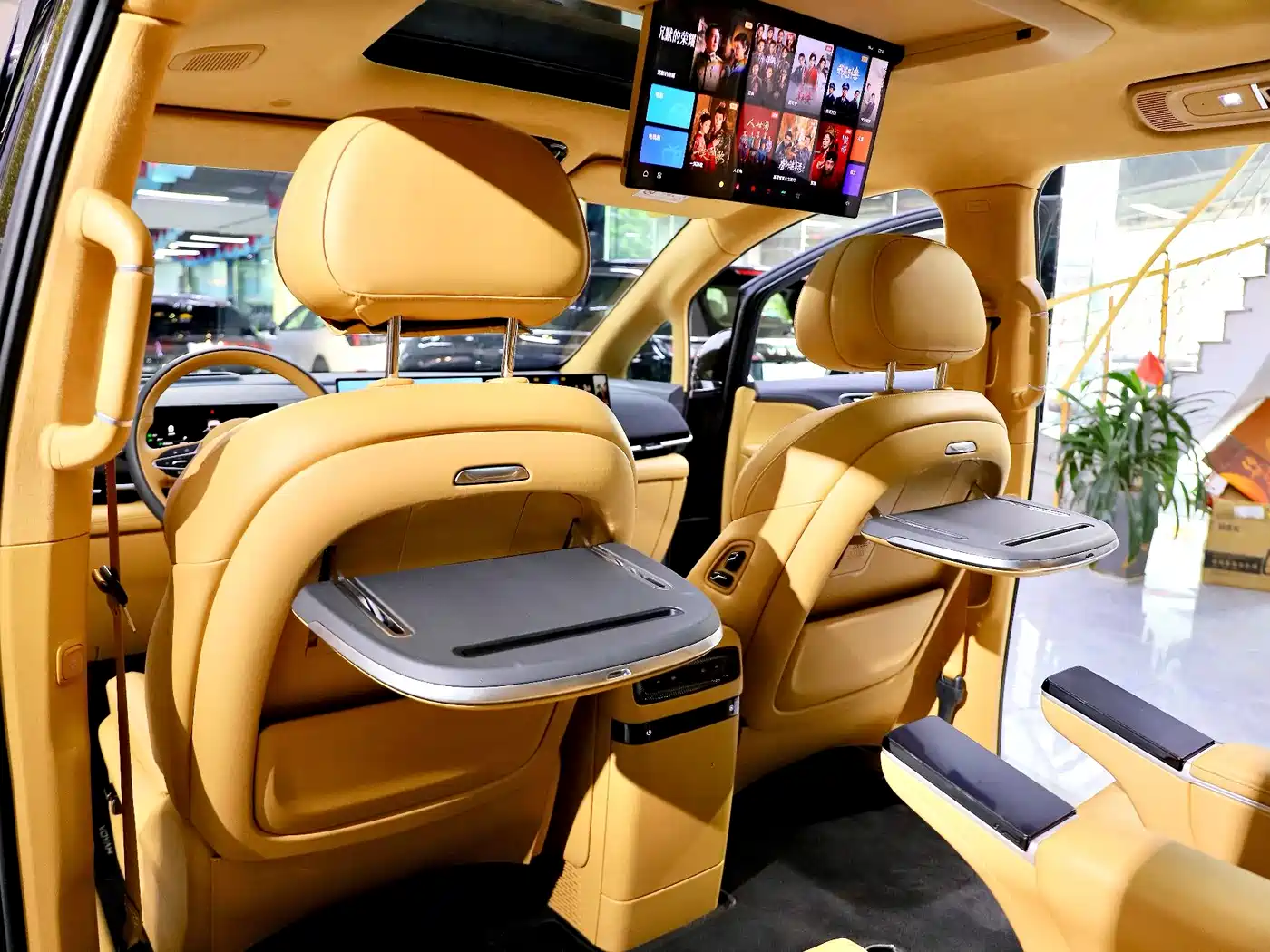 Voyah Auto Voyah Dreamer 2025 PHEV AWD Flagship Kunpeng Edition фото 14