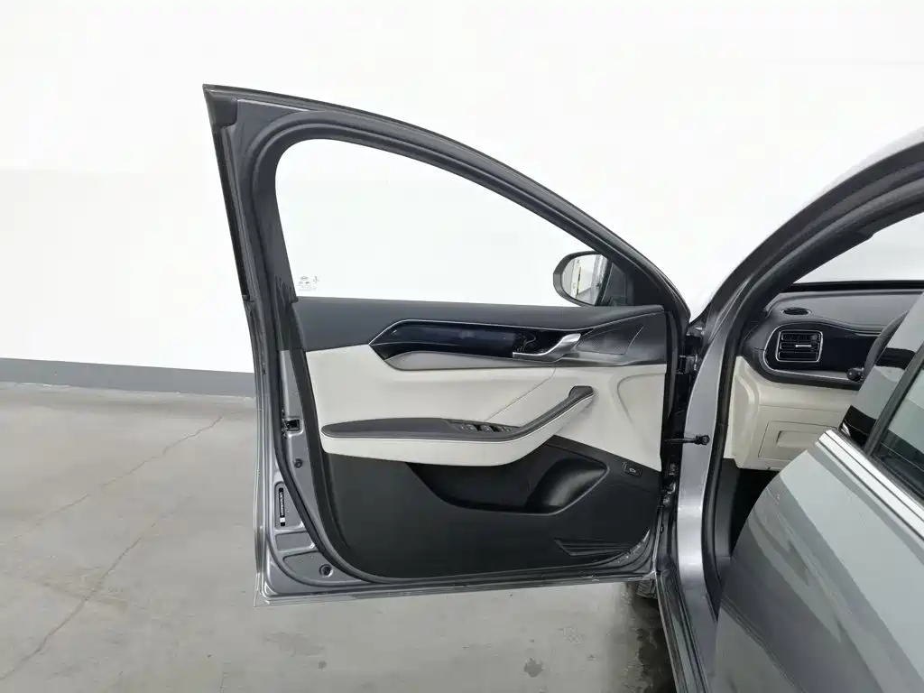 Photo 8 - BYD Qin PLUS