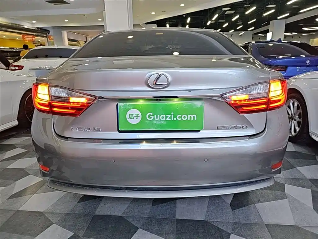 Lexus ES 2015 250 Elegance Edition фото 6