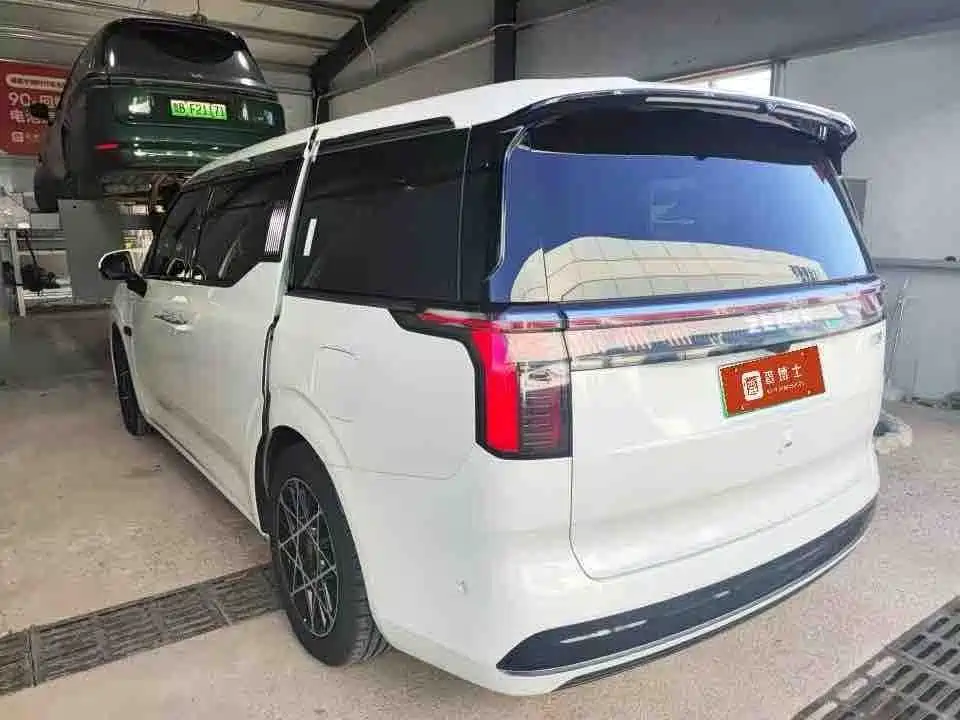 ZEEKR 009 2025 2024 6-Seat Executive AWD Version 140kWh