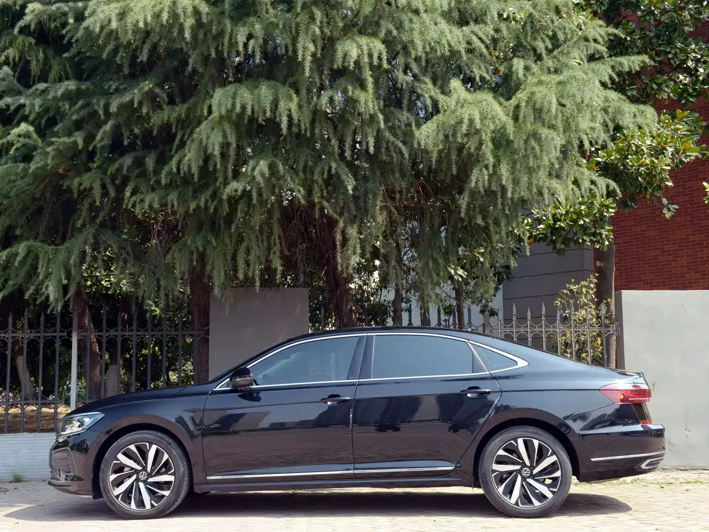 Volkswagen Passat 2024 380TSI Dragon Soaring Edition фото 10