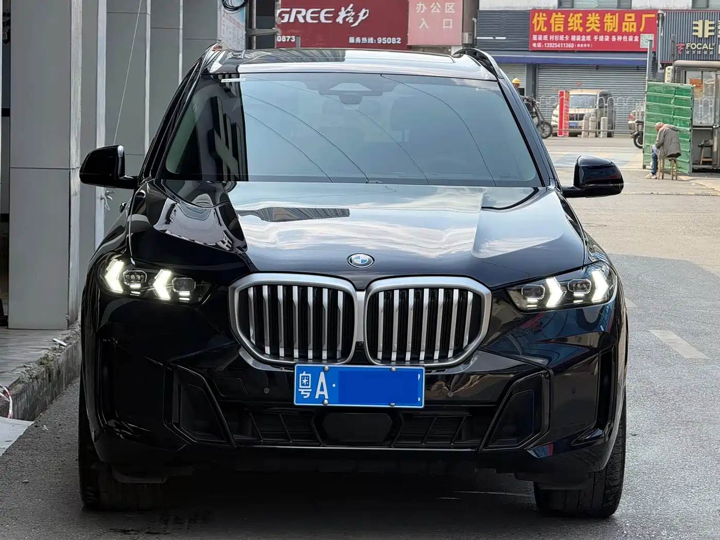 BMW X5 2023 xDrive 30Li Premium M Sport Black Night Package фото 2