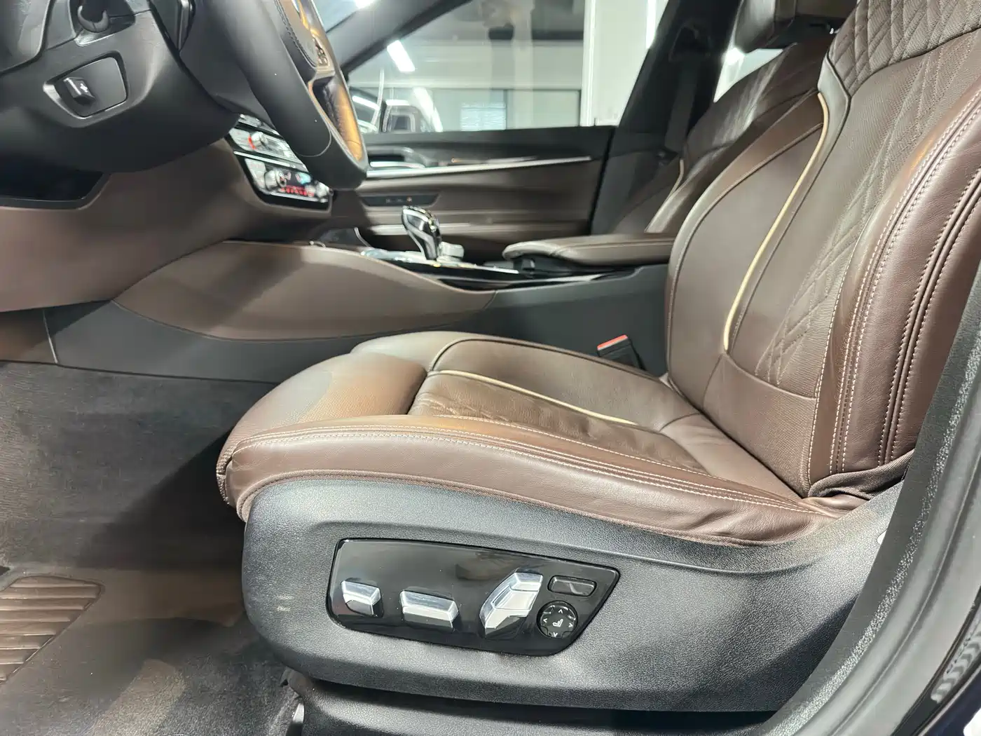 BMW 6 Series GT 2022 Model 630i M Sport Grand Tourer Edition фото 9