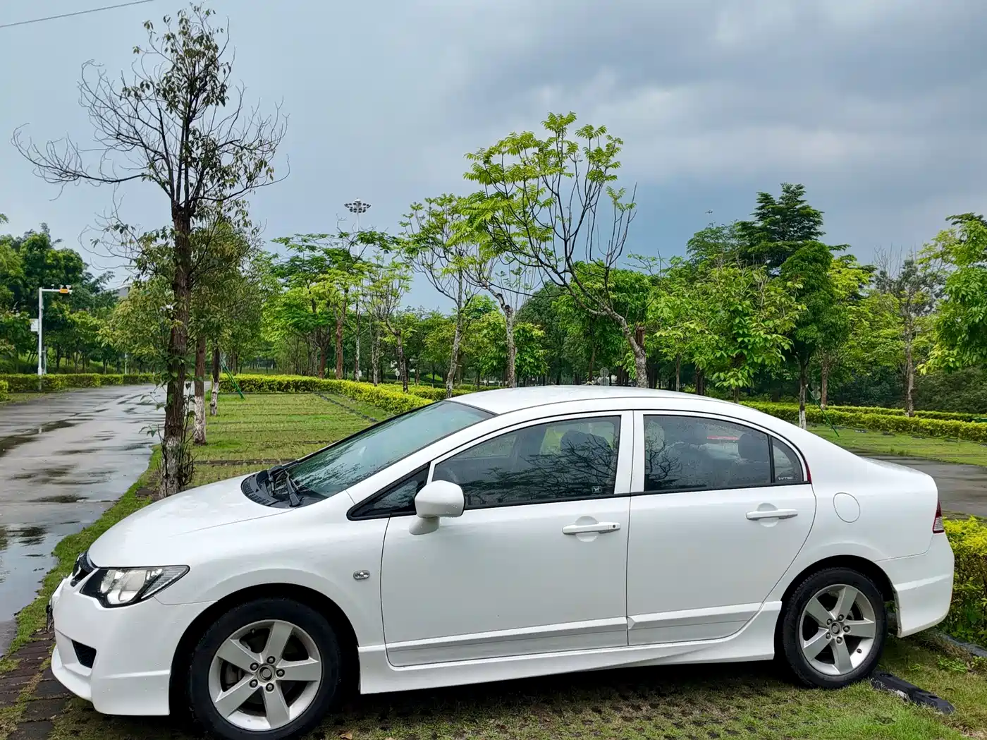 CIIMO CIIMO 2012 2012 1.8L Automatic