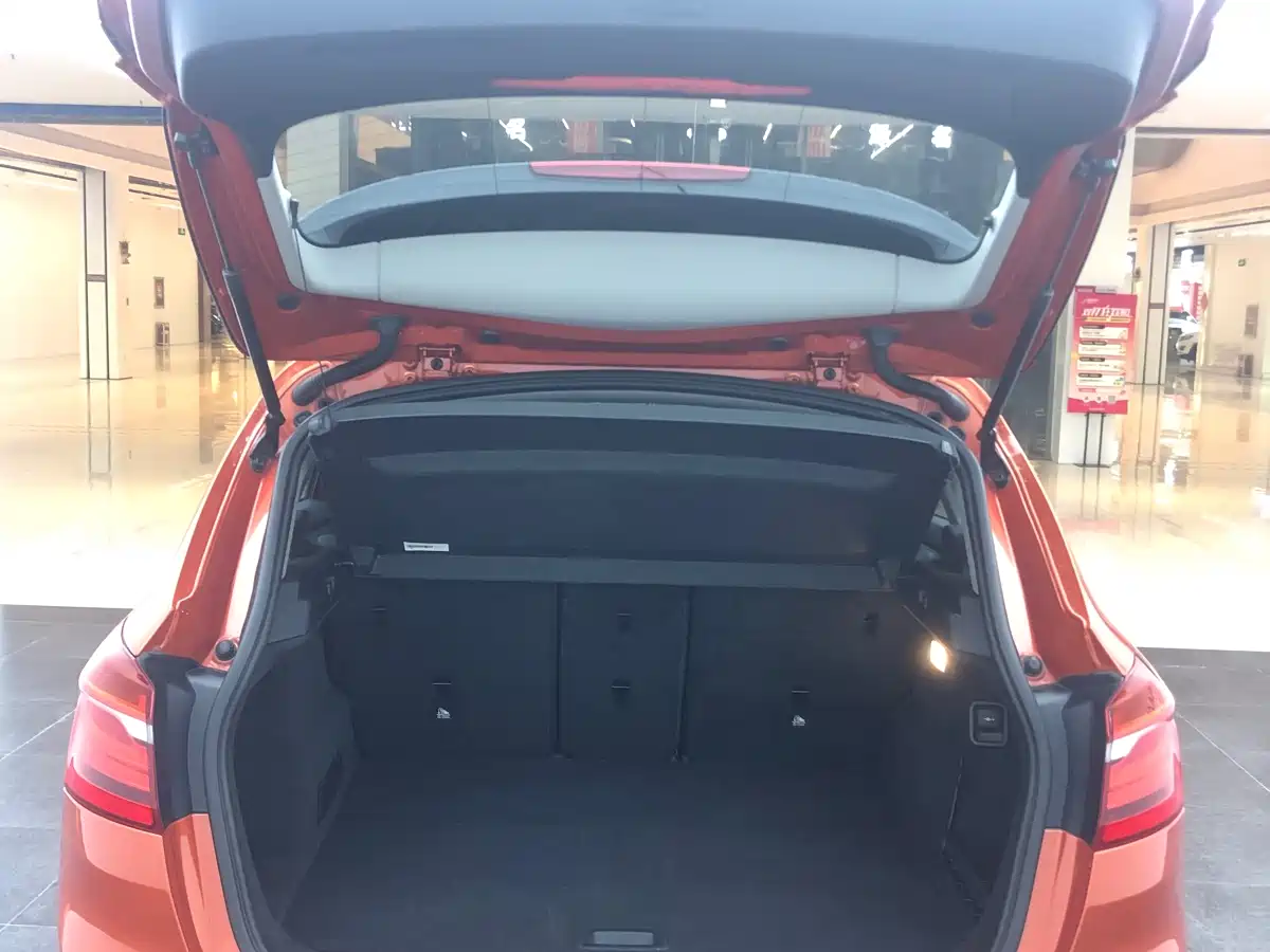 BMW 2 Series Touring 2016 220i Leading Model фото 21