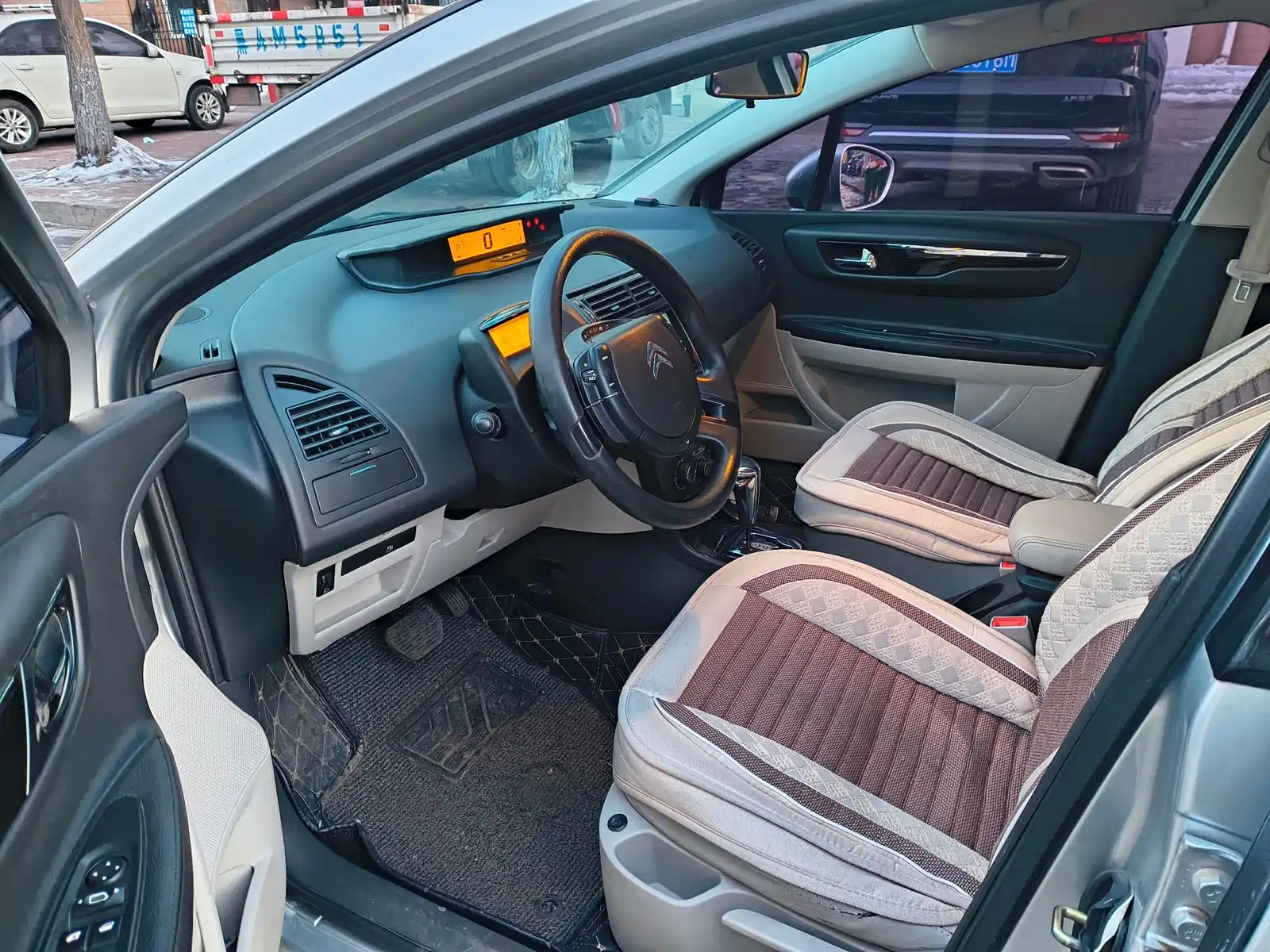 Фото 8 - Citroën C-Quatre