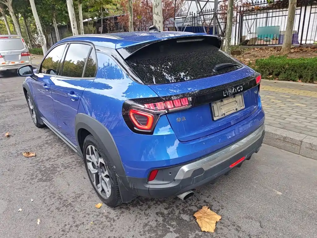 Photo 5 - Lynk & Co 02
