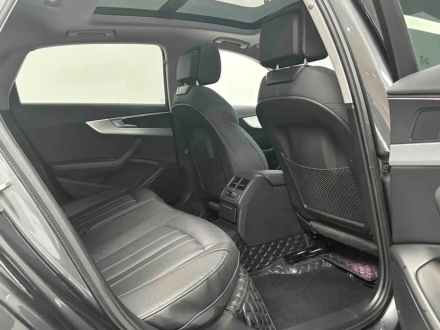 Audi A4L 2020 40 TFSI quattro Luxury Dynamic фото 13