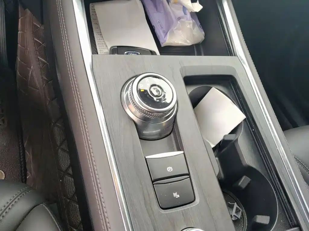 Ford Explorer 2025 2024 2.3T EcoBoost AWD Titanium Edition 6-Seater