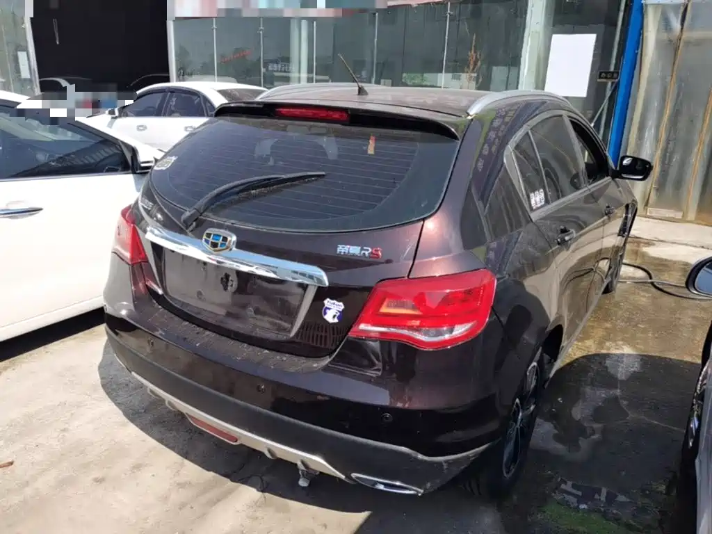 Фото 7 - Geely Emgrand