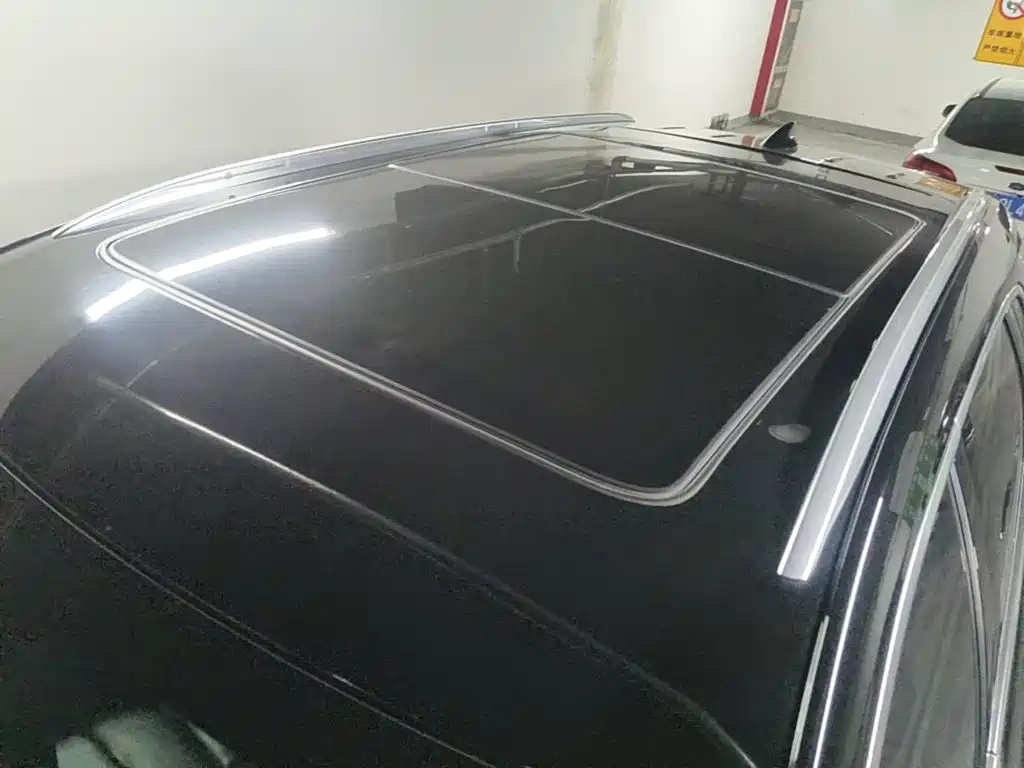Photo 6 - Cadillac XT5