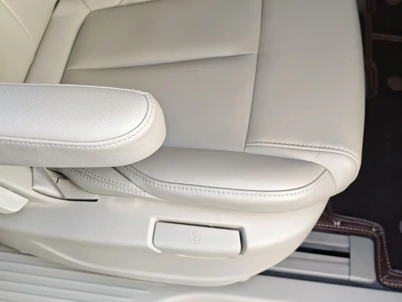 Buick GL8 2023 ES Landmaster Comfort фото 27