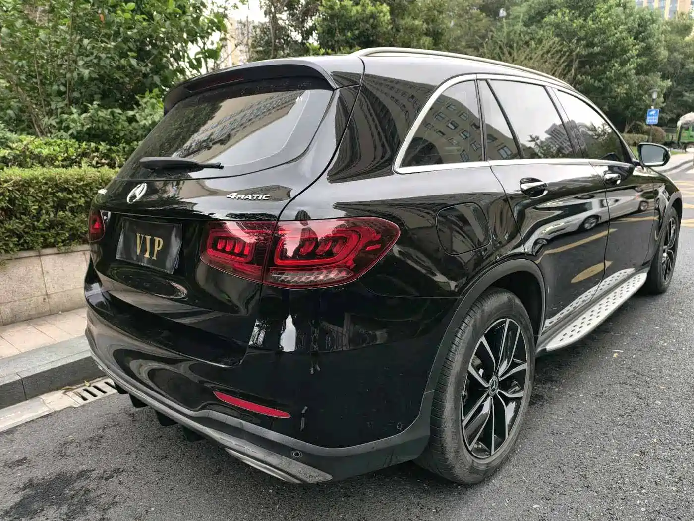 MERCEDES-BENZ GLC