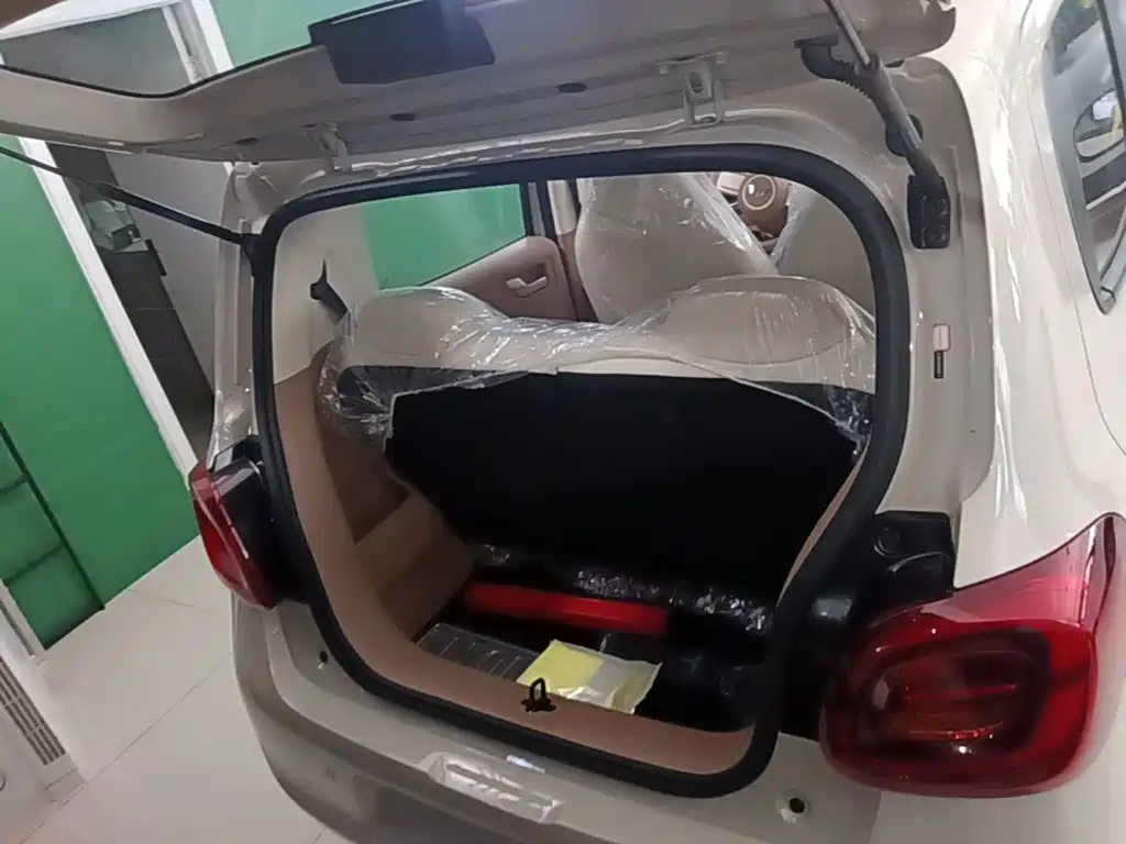 Wuling Motors Hongguang MINIEV 2026 2025 4-Door Advanced