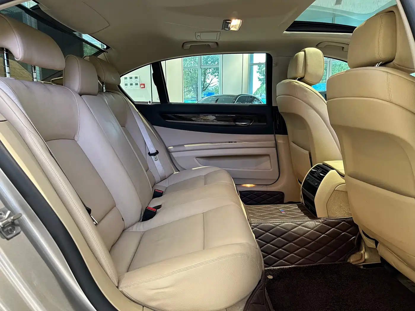 BMW 7 Series 2011 730Li Elegance фото 13
