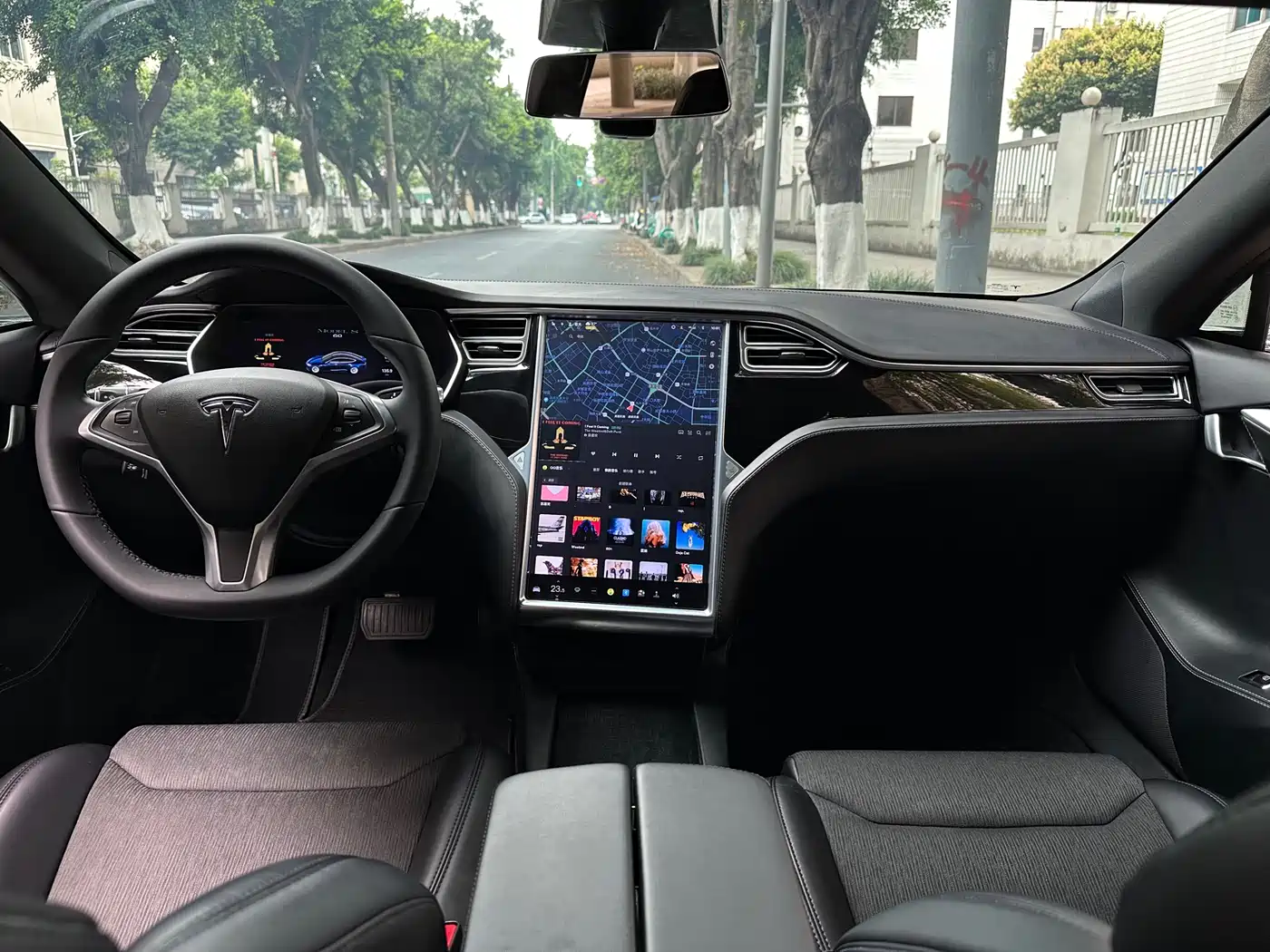 TESLA MODEL S
