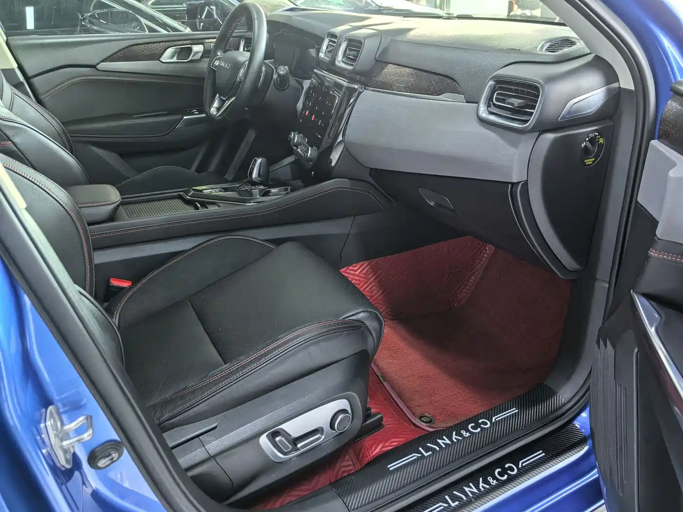 Lynk & Co 02 2018 Model 1.5T DCT 2WD Yao Pro Edition China V фото 12