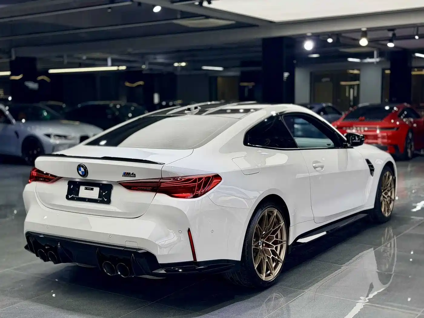 BMW M4 2024 BMW M4 Coupe M xDrive Competition фото 4
