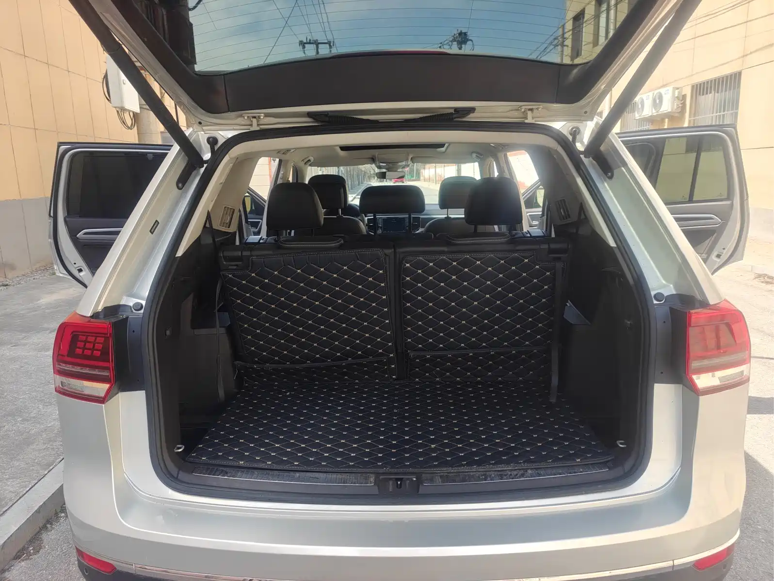 Photo 20 - Volkswagen Teramont